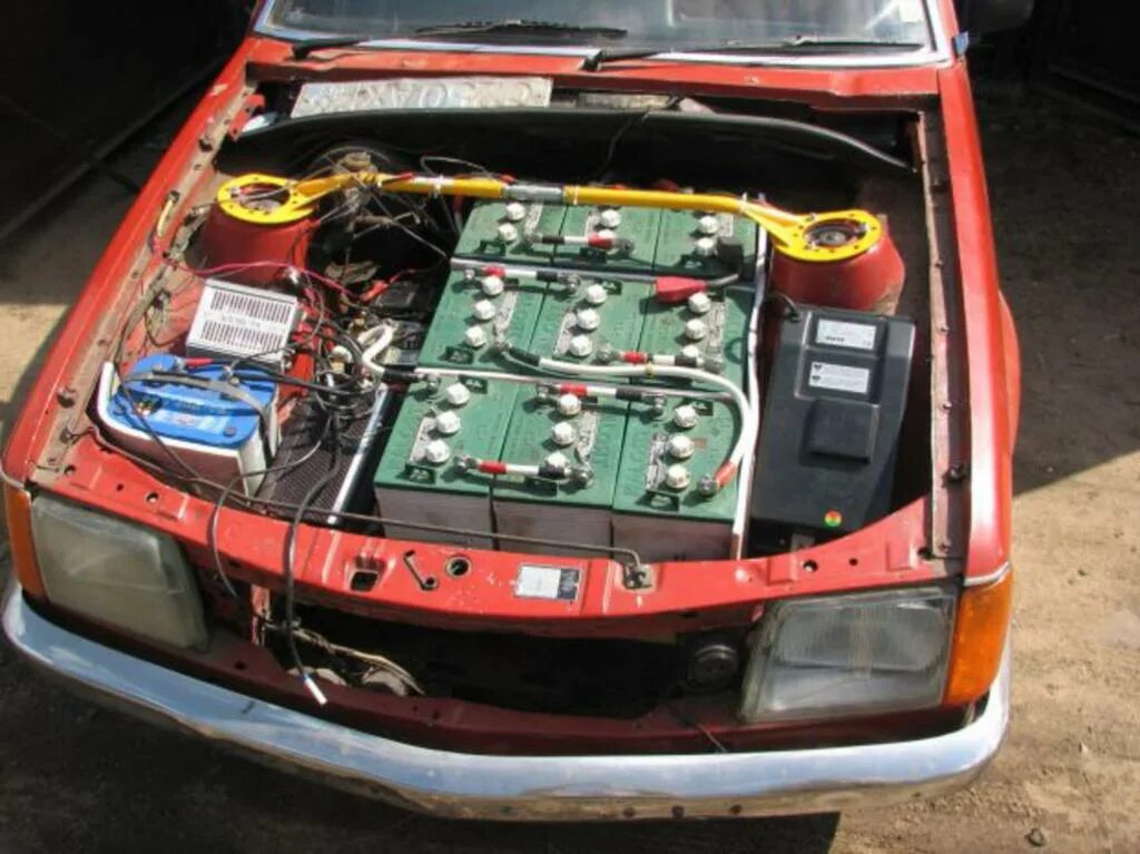 Мазда демио 2003 аккумулятор. Утеплитель для аккумулятора. Держатель акб ока. Аккумулятор для авто своими руками. Зарядка аккумуляторов lifepo4 аккумуляторов.