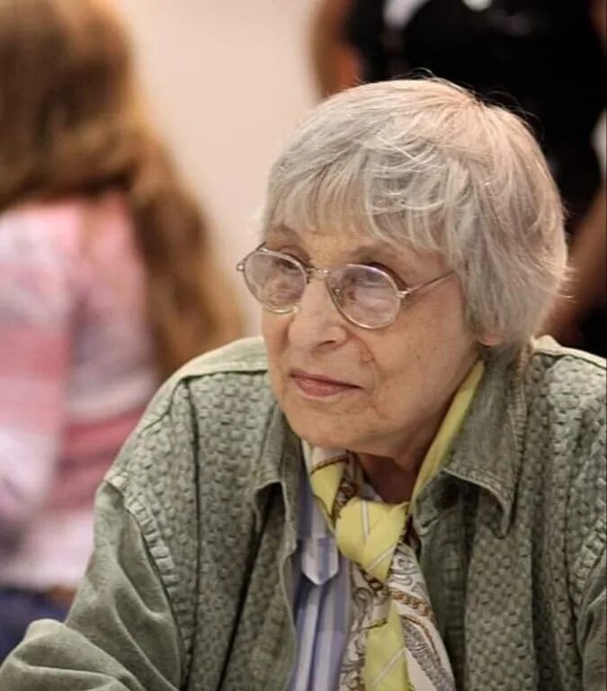 Мориц поэтесса в молодости. Юнна мориц зейдер зее. 2 июня родилась юнна мориц. Резник мориц зельманович. Поэтесса мориц 4 букв сканворд.