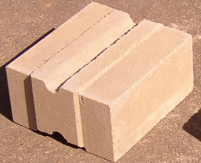 Concrete bricks. Перегородочный блок. Кирпич перегородочный. Блоки пазл для строительства.