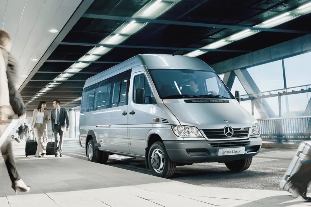 Трансфер 12. Mercedes Benz Sprinter Classic. Мерседес Бенц Спринтер Классик. Трансфер Мерседес Спринтер. Микроавтобус Мерседес Спринтер.