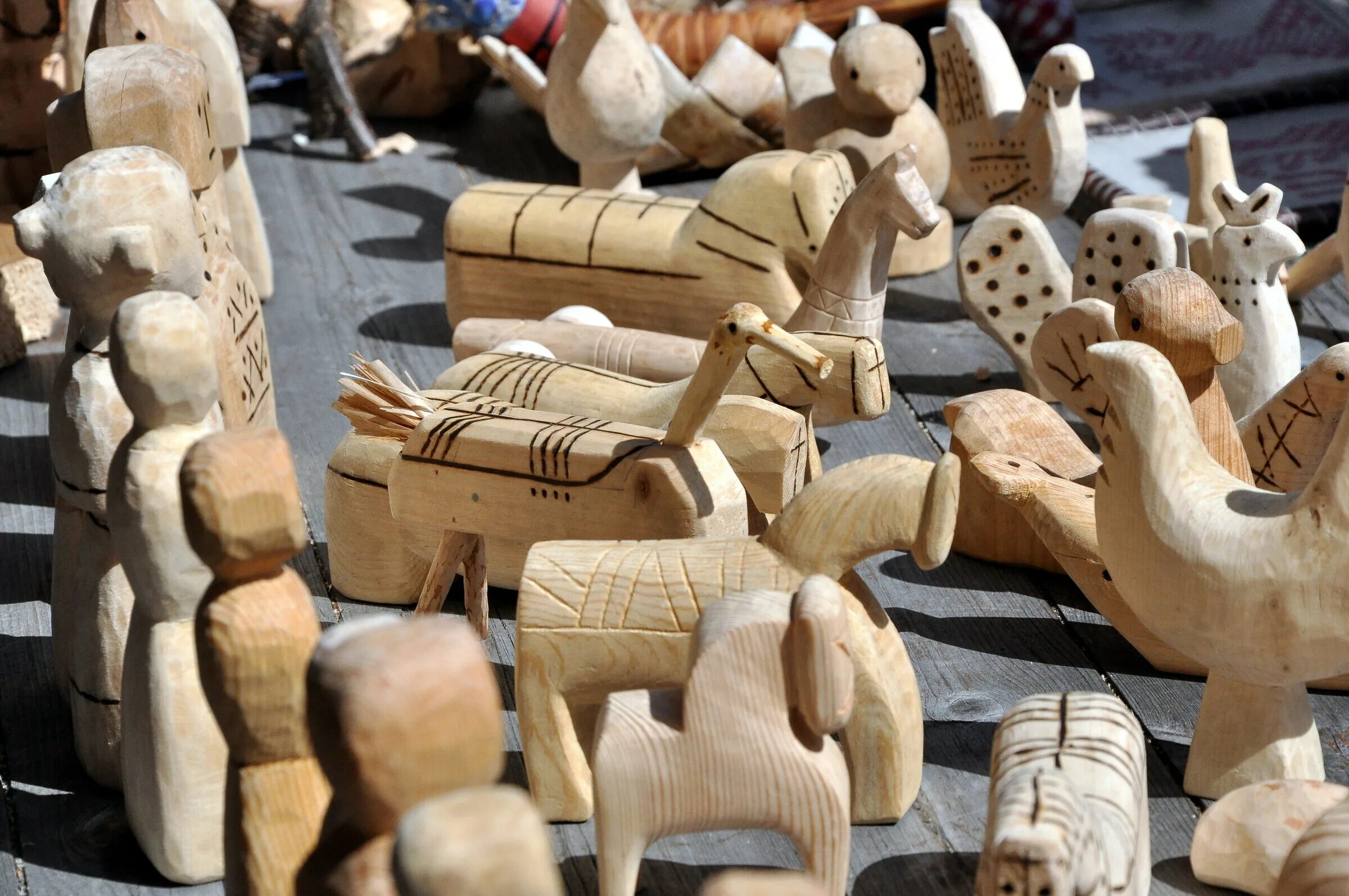 Крымские сувениры. Сувениры из сортавала. Сувениры из карелии. Кивач сувенирная лавка. Карельские сувениры.