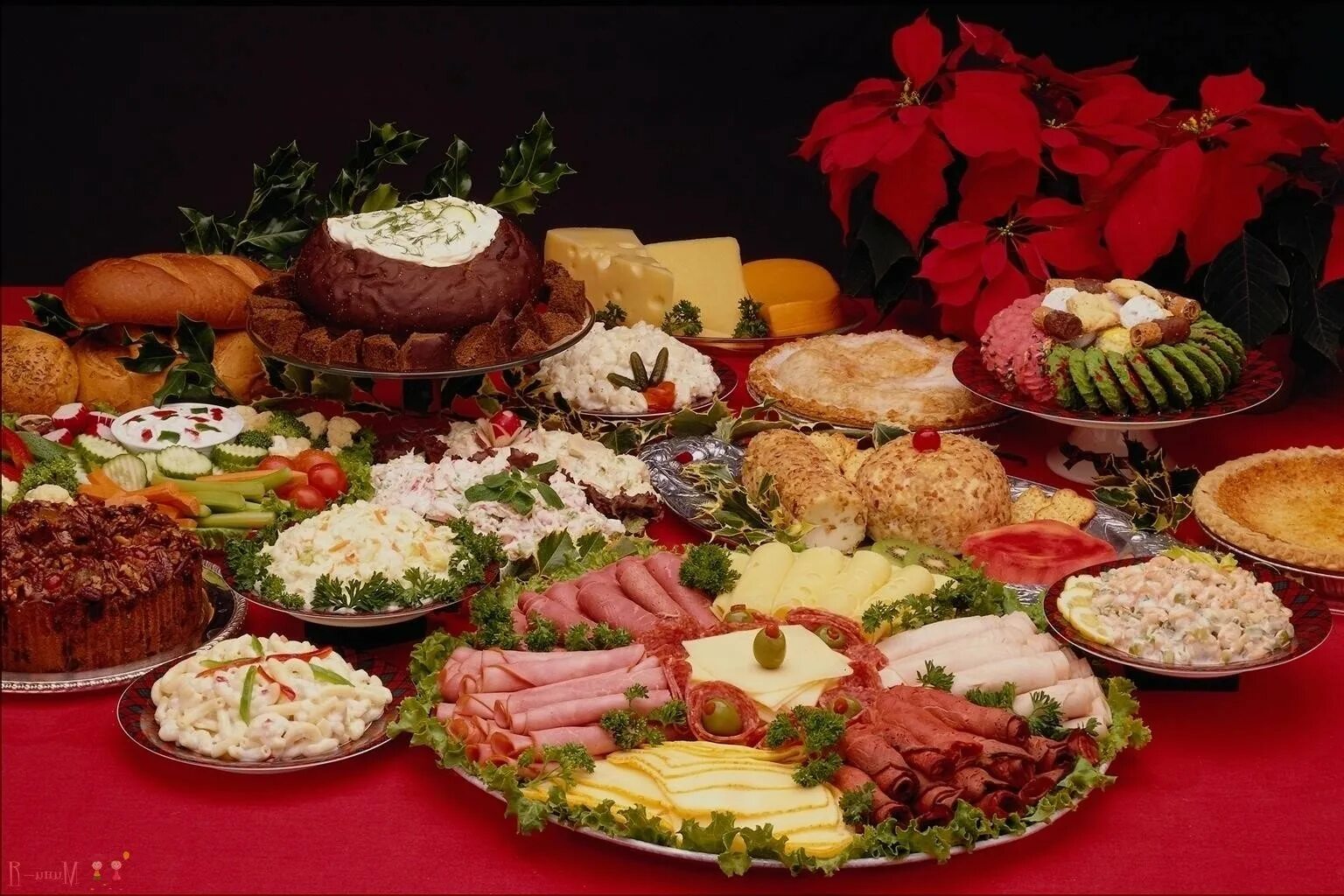 Накрыть красивый вкусный стол