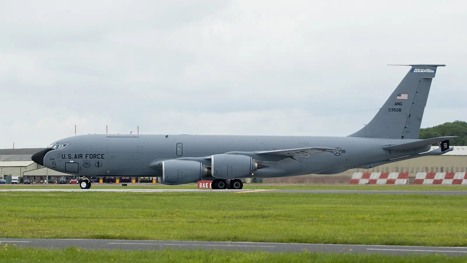 Самолёт заправщик кс 135. Kc-135 stratotanker. Boeing kc-135r stratotanker. Boeing kc-135r. Самолёт заправщик кс 135.