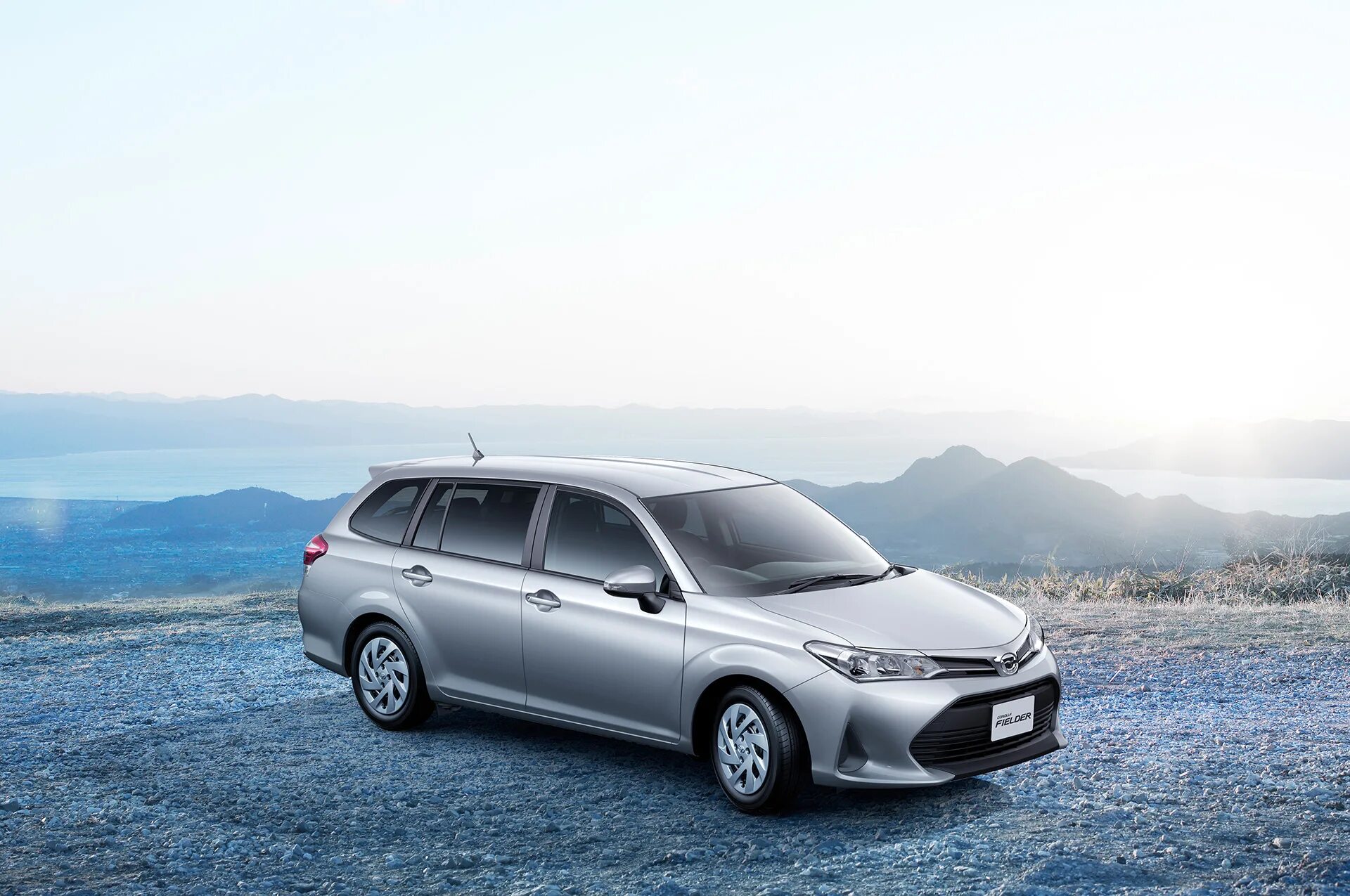 Fielder гибрид. Тойота королла филдер 2017. тойота королла фиелдер 2017. toyota corolla fielder 3 поколение. тойота филдер универсал 2017.