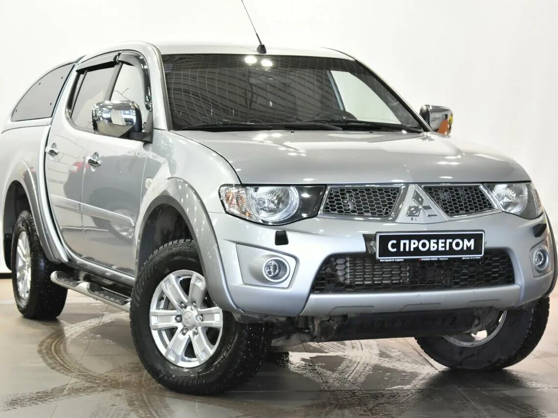 Купить mitsubishi 200. Мицубиси l200 2012. Пикап Митсубиси л200. Митсубиси л200 2012. Пикап Мицубиси l200 2012.