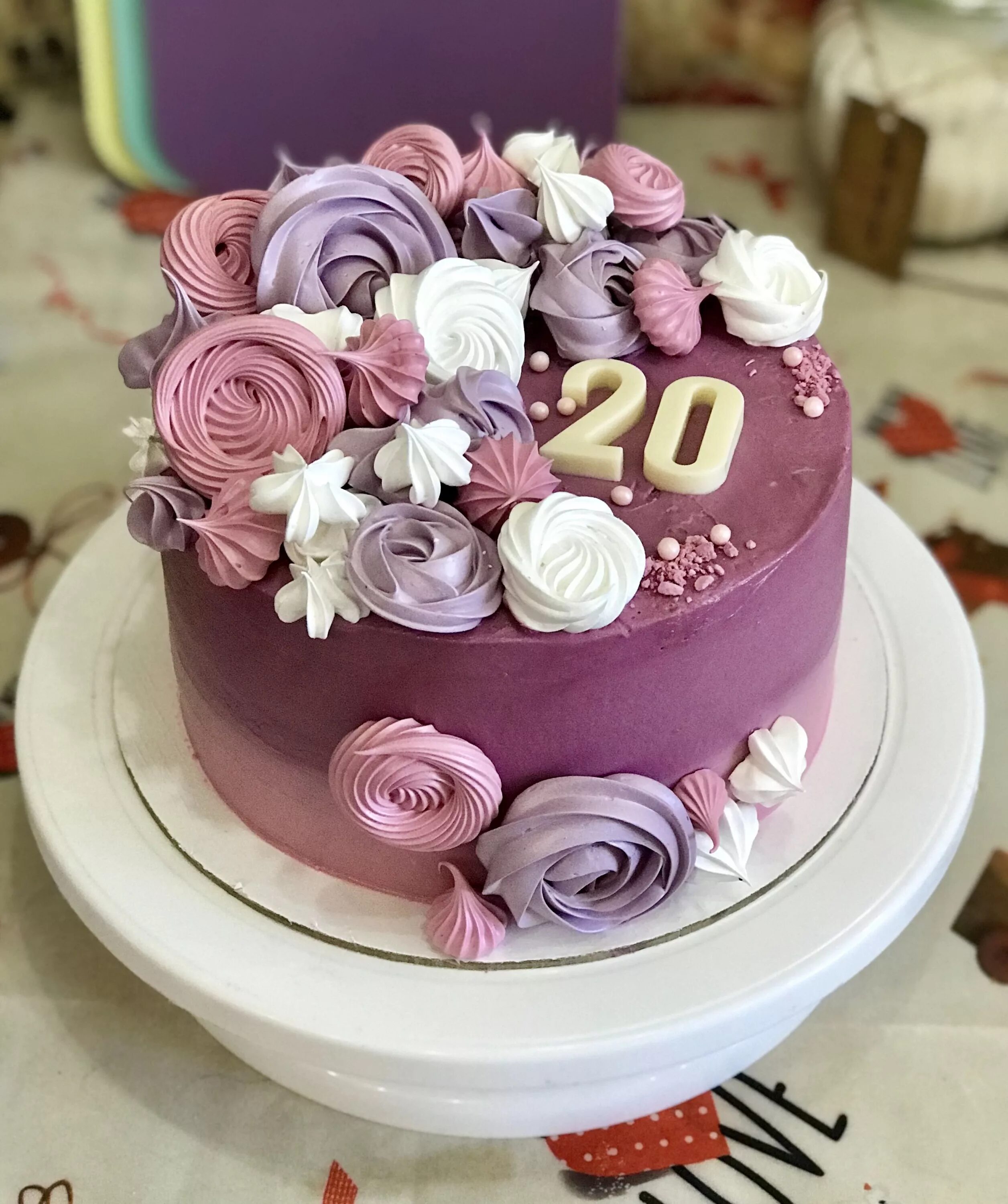 Торты на день рождения девушке 20. Торт для девушки. Торт девочка. Украшение торта для девочки. Красивые торты на день рождения.