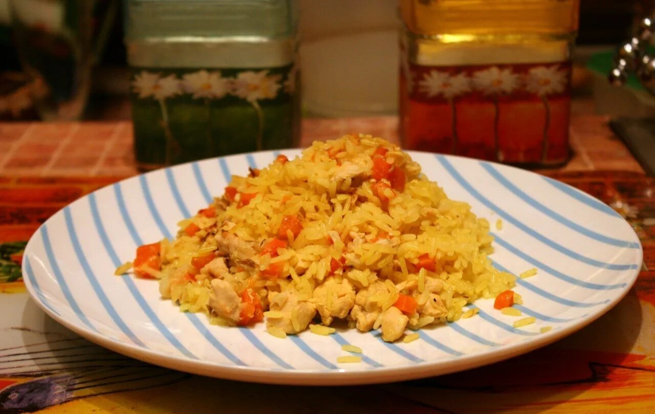 Быстрый плов с курицей. Плов с курицей. диетический плов. плов с куриной грудкой. плов по таджикски.