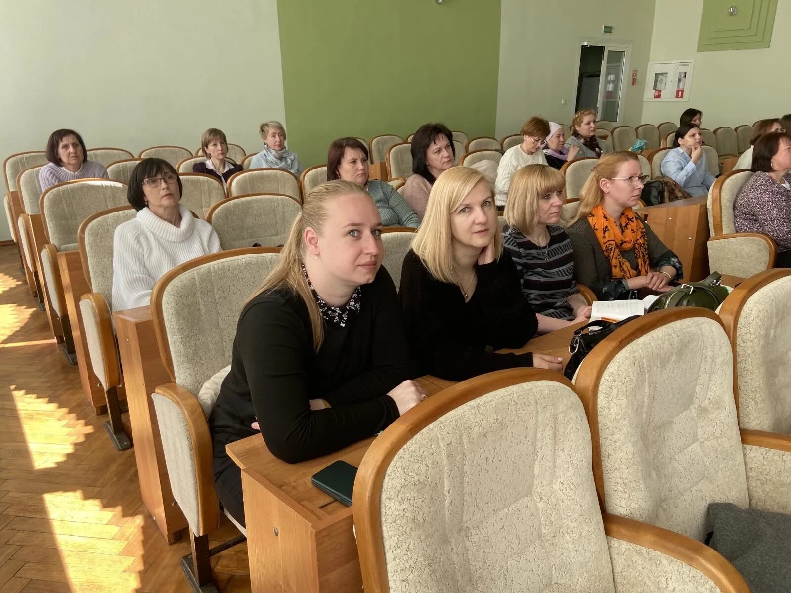 Семинар. Современное образование. Коржова в а преподаватель в ГРГУ. Семинары.