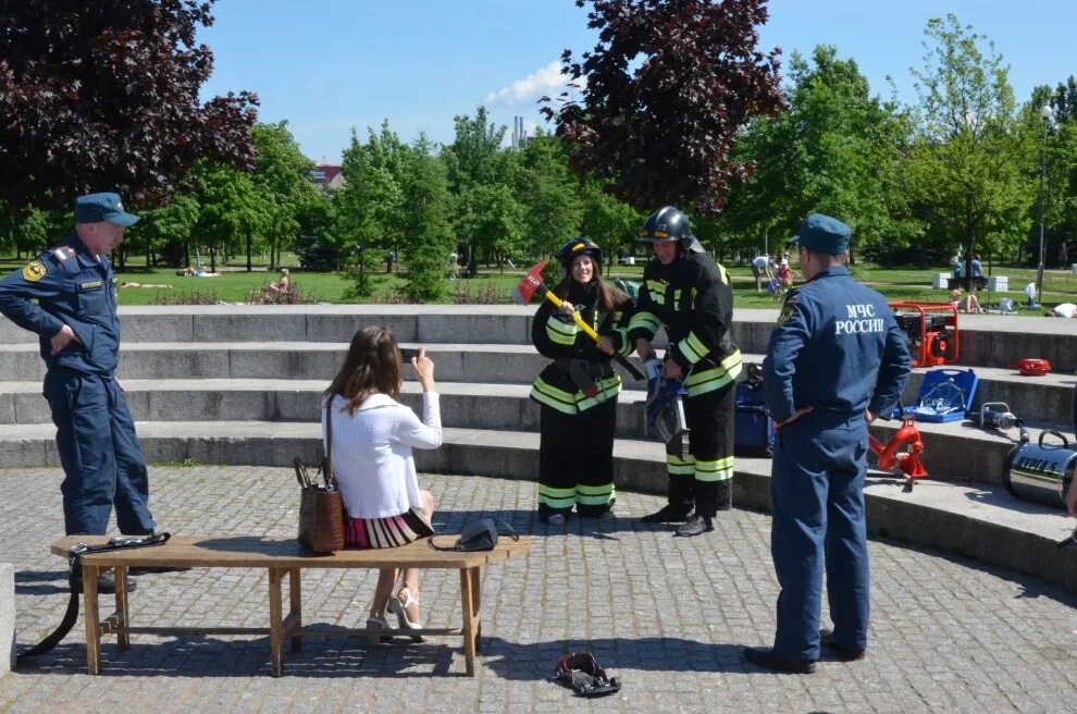 Какие рыбы в парке пожарных. Парк пожарных. Мероприятия по пожарной безопасности. Пожарное троеборье. Парк пожарных мероприятия.