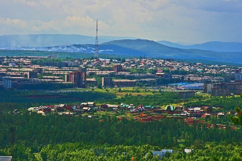 Братск это где. Гора Моргудон Братск. Горы в городе Братске. Вулкан в Братске. Братск 2013 г.