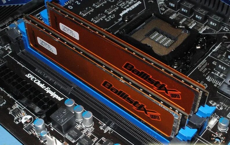 Как вставлять память. Двухканальный режим ddr3 SODIMM. Оперативка Dual channel. Двухканальный режим оперативной памяти ddr4. Двухканальная память ddr3.