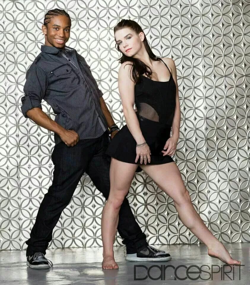 She can well dance. Fik Shun. Fikshun с девушкой. Being a fik Кера. Эми Якима.