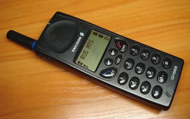 Карат телефон. Sony Ericsson 1998. Sony Ericsson 2001. Сотовый Ericsson 2001. Sony Ericsson CDMA.