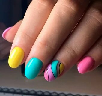 Дизайн маникюра на короткие яркие