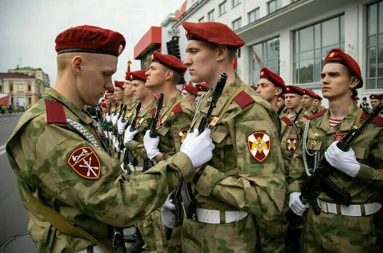 Российская национальная гвардия форма. Форма войск национальной гвардии РФ. Нацгвардия Военная форма. Военнослужащие национальной гвардии. Что такое гвардия в армии.