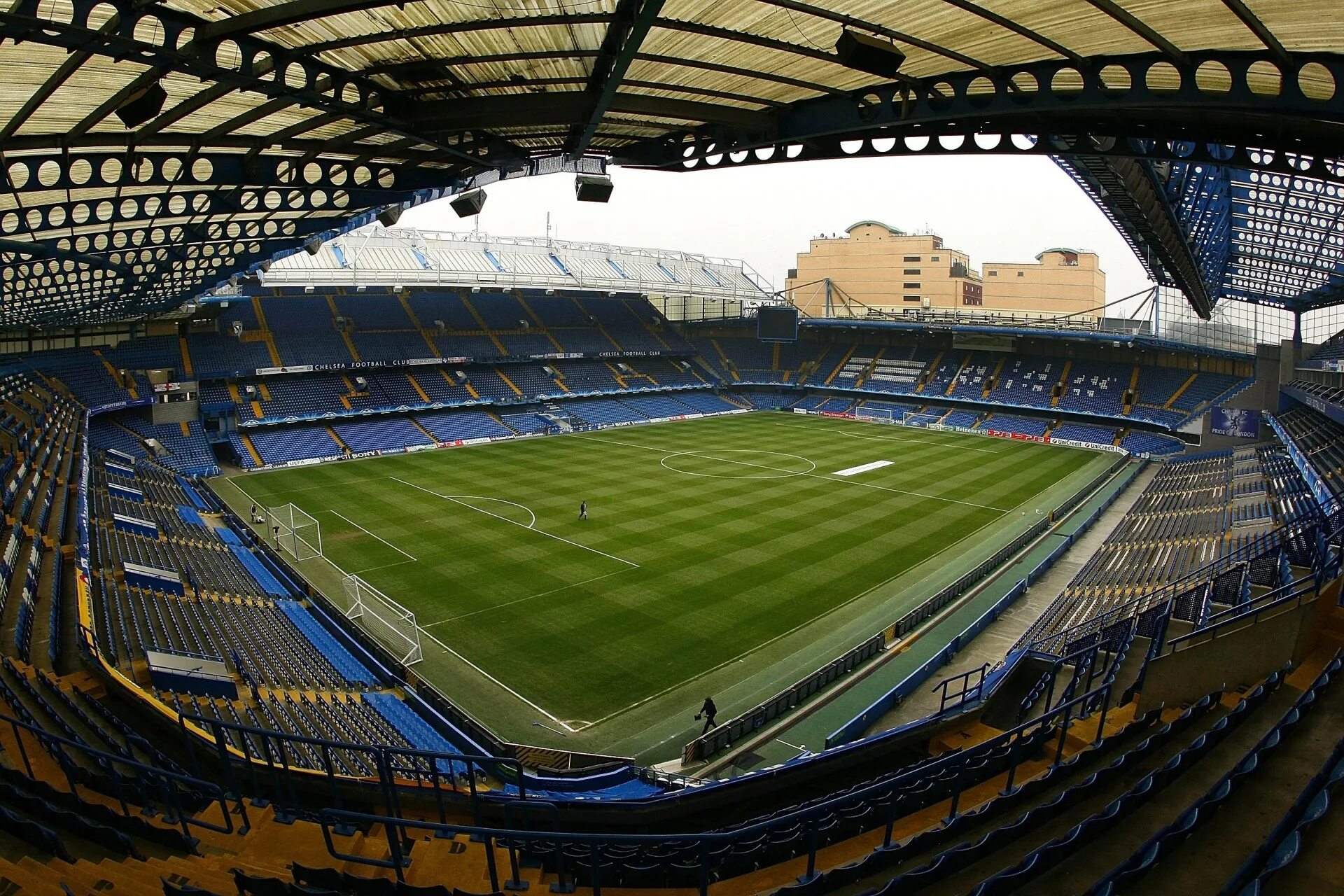 Стадион stadium. Стадион Стэмфорд бридж Лондон Англия. Стэмфорд бридж поле. «Стэ́мфорд бридж» стадион.