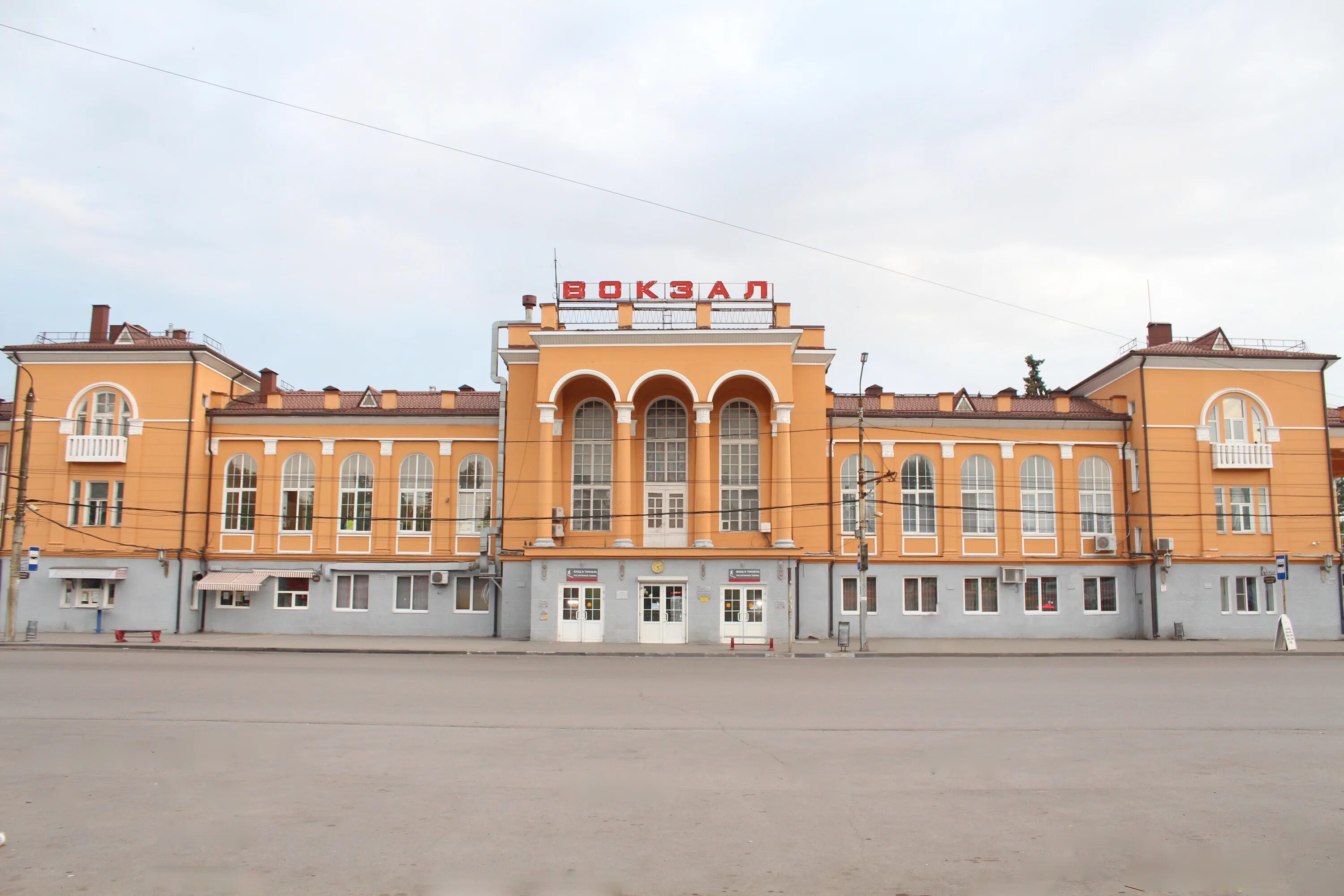 Поезд Таганрог. Поезд Таганрог Санкт-Петербург. СПБ Таганрог. Железная дорога Таганрог новая.