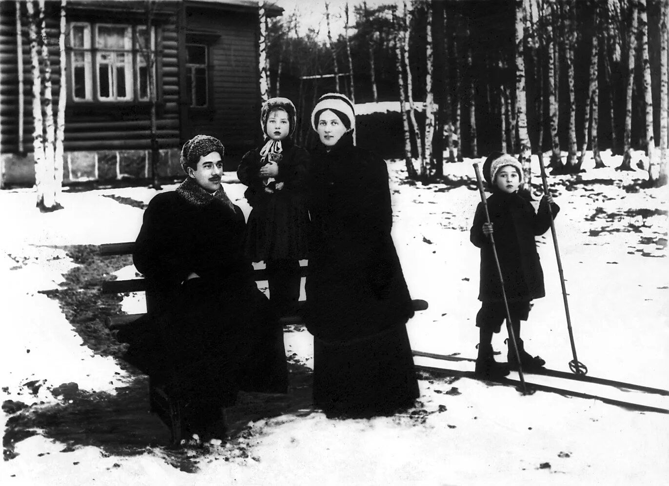 Жена и дети Корнея Ивановича Чуковского. Семьи писателей