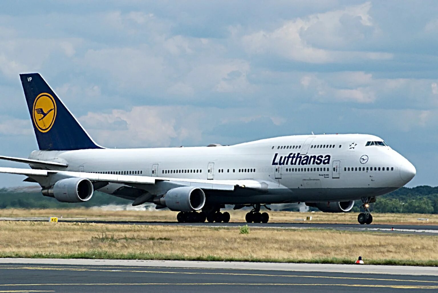 Самые большие пассажирские. Боинг 747. Airbus Boeing 747. Пассажирский Боинг 747. Боинг 747 с7.