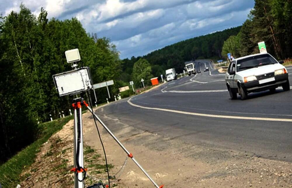 Камера видеофиксации тренога. Камера на скорость. Комплексы фотовидеофиксации на дорогах. Передвижной комплекс фотовидеофиксации.