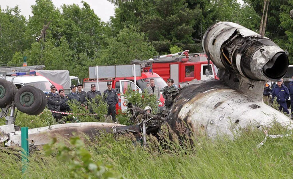 11 июня 2011. Катастрофа ту-134 под Петрозаводском. Крушение ту 134 под Петрозаводском. Петрозаводск авиакатастрофа ту 134. Авиакатастрофа в Петрозаводске 2011.