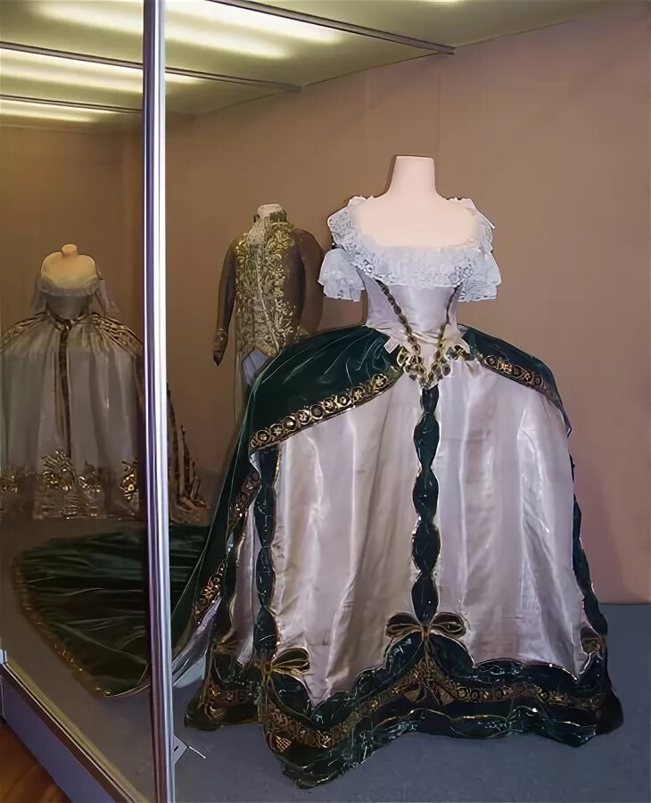 музей костюма в павловске. выставка костюма в павловске. пушкинский музей наряды царей. музей исторического костюма павловск. музей костюма в павловске.