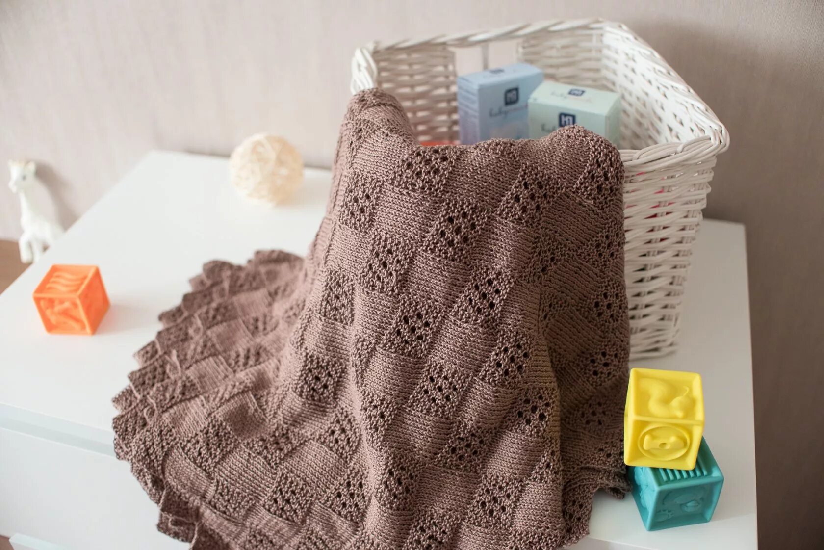 Вязаное одеяло. Плед спицами. Плед вязаный. Плед из толстой пряжи мериноса. Плед bamboo throw 3006-02.