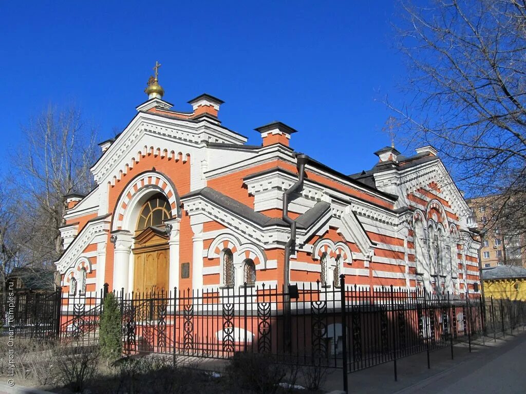 Церковь архангела михаила кутузовский проспект 3. Часовня при кутузовской избе. Храм-часовня архангела михаила при кутузовской избе. Храм архангела михаила на кутузовском. Храм архангела михаила на кутузовском.