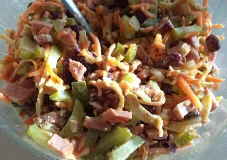 Салат с жареной морковкой и фасолью