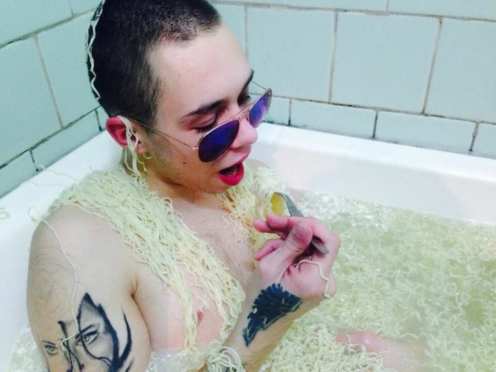 Треш и угар в социальных сетях. Чудики парни из социальных сетей. Фрики из социальных сетей. Смешной мужик. Мужики фрики из соцсетей.