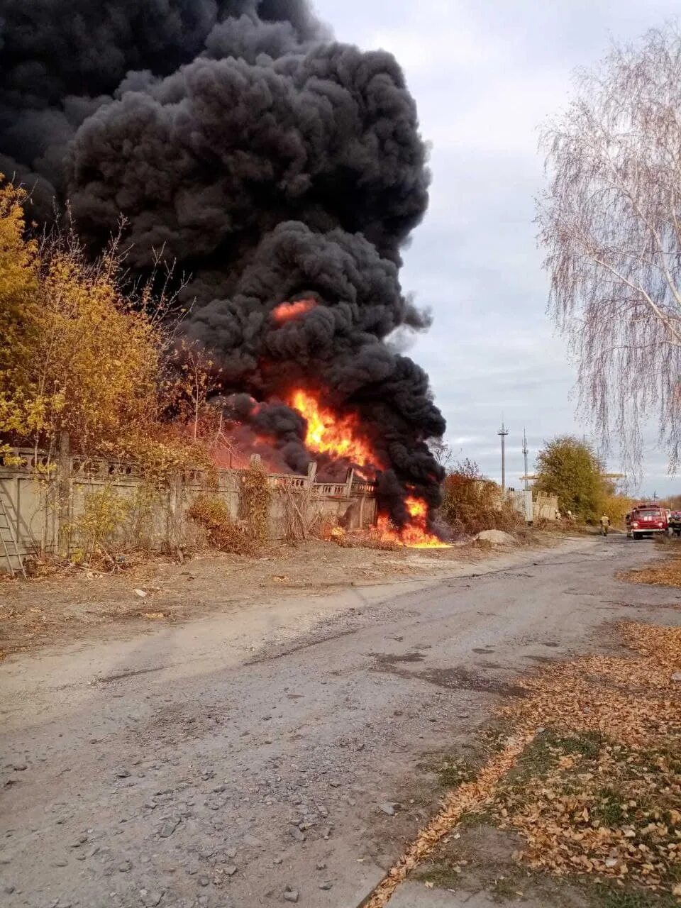 Пожар 01.01.2022 Нововоронеж. Горит склад в Горшково. Сгорел склад с поддонами. Е1пажар на Благодатской. Октябрьский сгорел