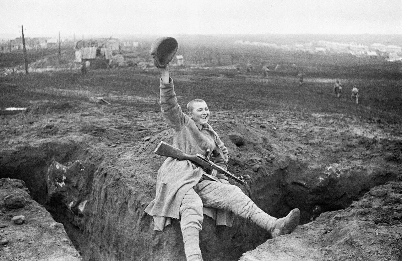 Советский солдат 1944 год. Зельма фотограф Сталинград. Снимки Великой Отечественной войны.