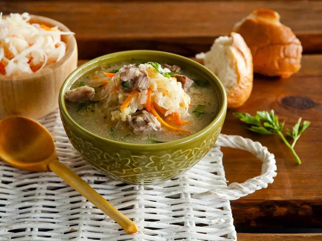 Блюда из квашеной капусты. Капустняк запорожский. капустник запорожский. капустник старобелорусский. капустняк с квашеной капустой.