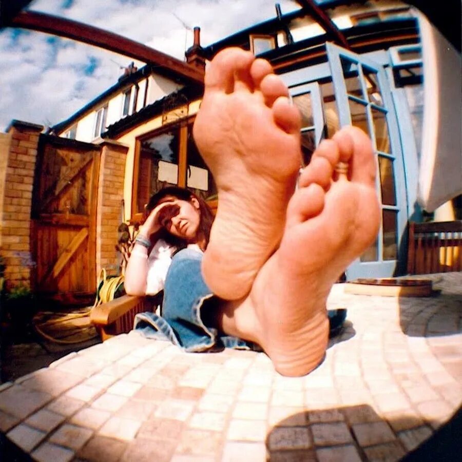 Ютуб feet. Большая нога сказка. Big foot. THEPERFECTMISTRESS.