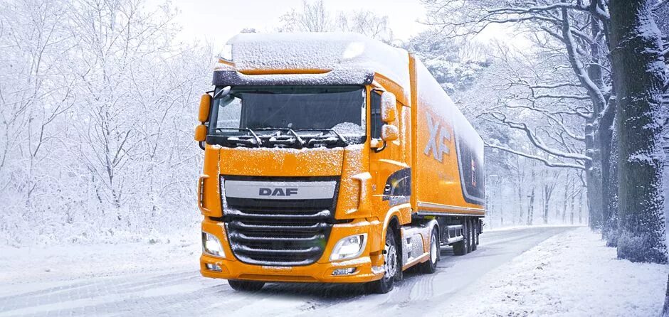 Зимний грузовик. DAF XF 105 зимой. Тягач Даф 105. Даф 105 белый. DAF 106 Гиртека.