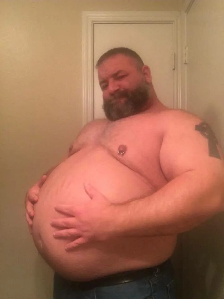 огромный живот видео. белли стаффинг мужчины парни. женщина с большим пузом. огромный живот у девушки. огромный живот видео.