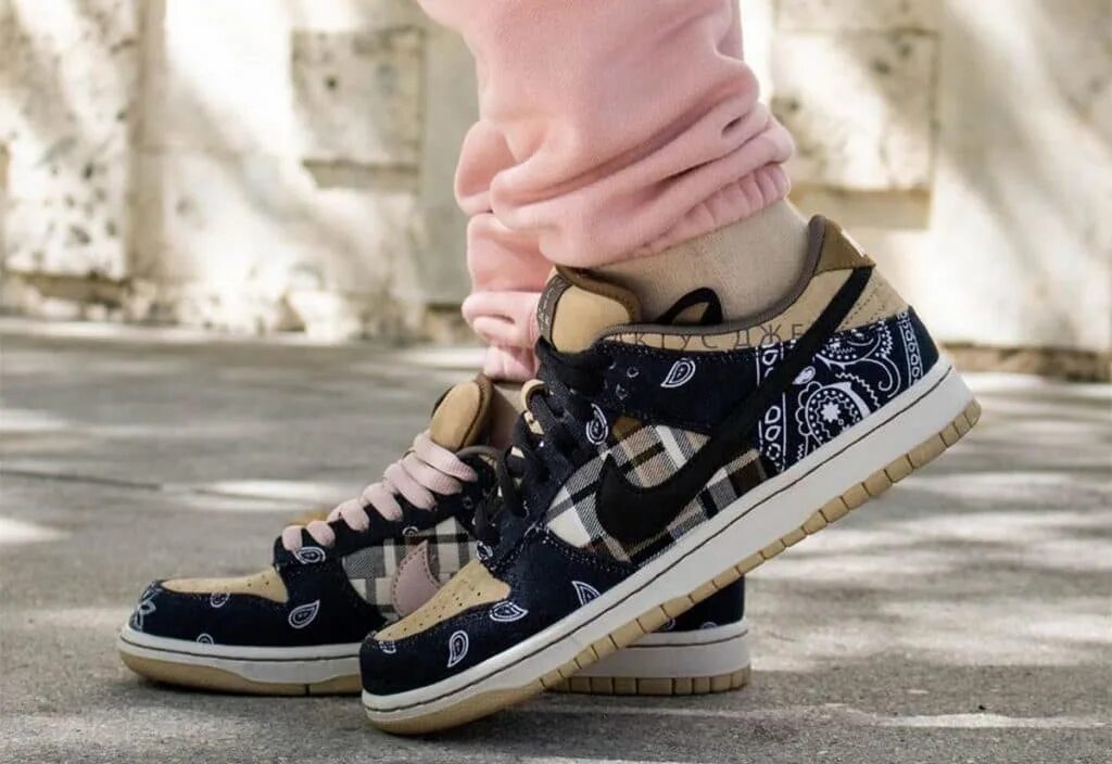 Nike dunk sb cactus. Nike SB Dunk Low Travis Scott. Nike SB Dunk Travis Scott. Nike SB Travis. Nike SB Dunk Low x Travis Scott.