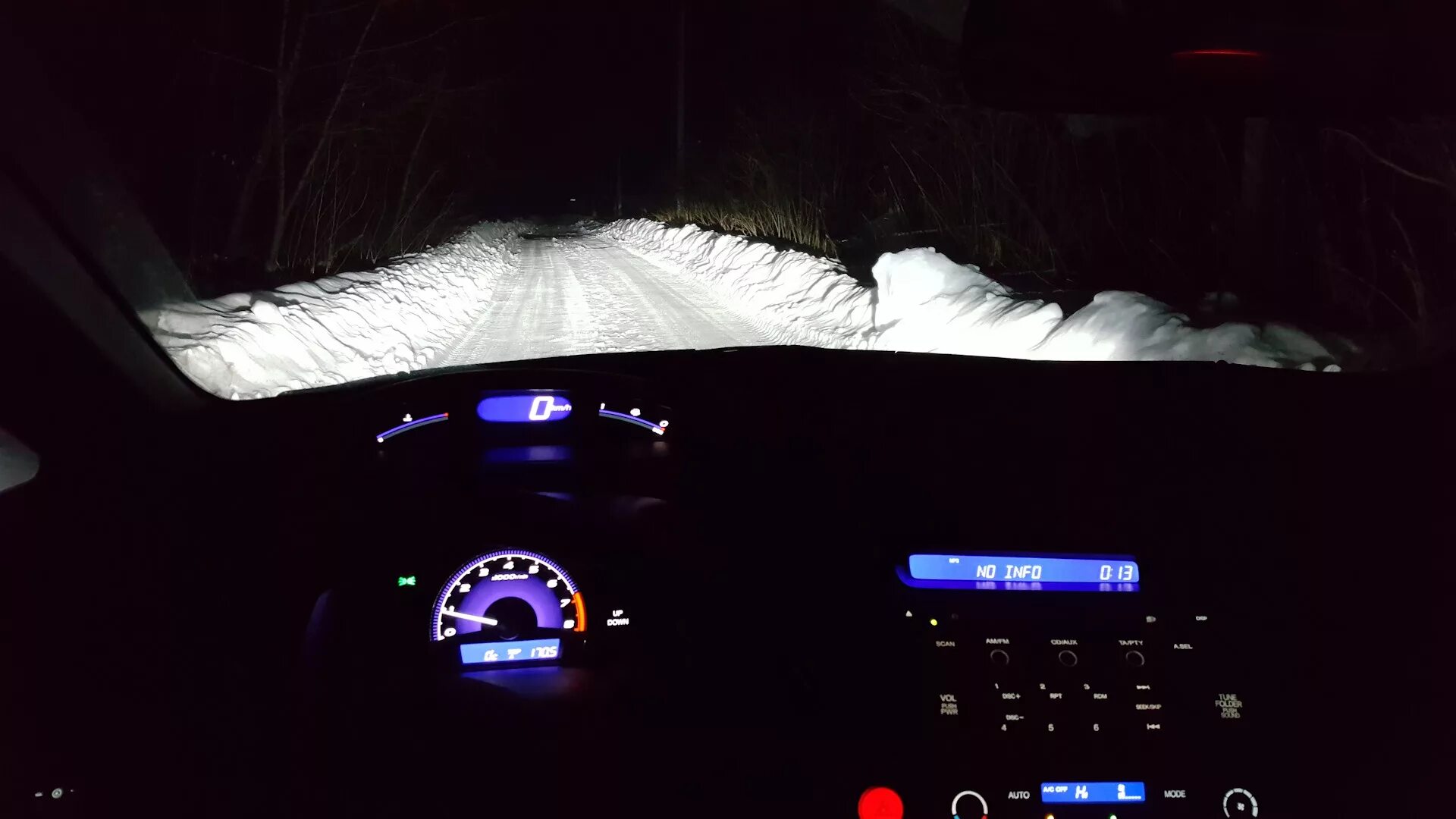 Хонда Цивик ночью. Хонда Цивик за рулем зимой. За рулем Хонда Цивик зимой зима. Подсветка панели передней Хонда Цивик 2011 фиолетовый. Civic ближний свет