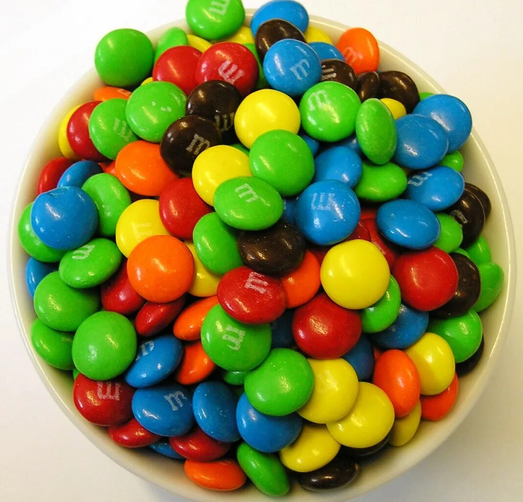 0 m m m m mm. Драже Марсианка ( m&m's ). MNM игрушка. Леденцы с m&m. BM,MN mm,,m,m.,m.,..