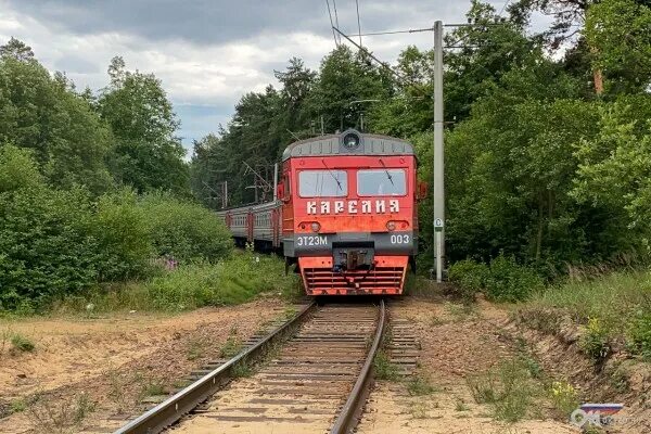 Эт2м Сестрорецк. Эт2 ОЖД. ЖД станция Белоостров. Октябрьская железная дорога 2004. Спб электрички удельная сегодня