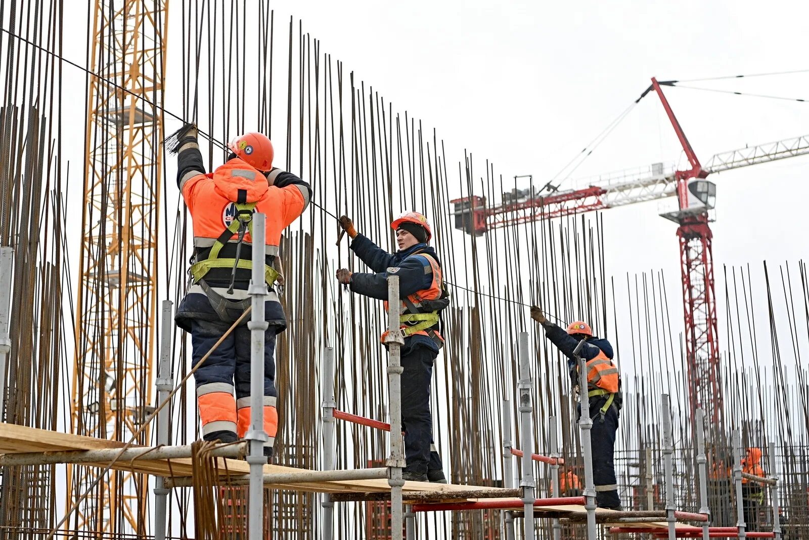 Национальное строительство это. Стройка. Образ на стройке. Строительство в России. Строительство в Москве.