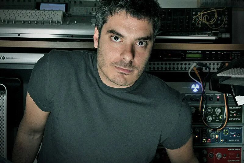 Девушка диджей. Диджеи 2005. Tiesto in sessions maxima fm. Диджей алмазов. Sander kleinenberg фото 2022.