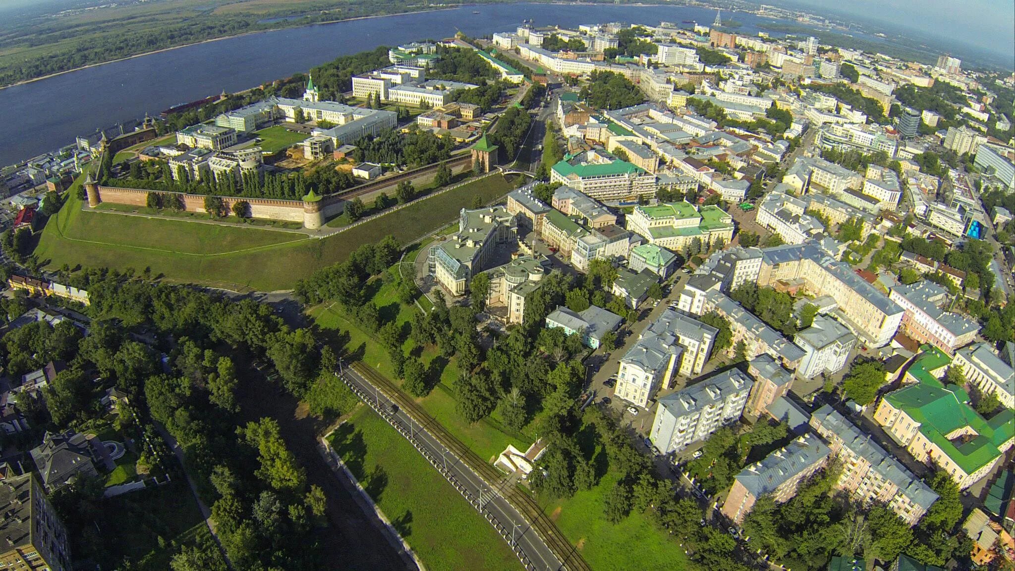 Нн ру нижегородская область. Нижний Новгород с высоты птичьего полета. Великий Новгород с высоты птичьего полета 2021. Нижний Новгород Нижегородский Кремль с квадрокоптера. Вид Нижнего Новгорода с высоты птичьего полета.