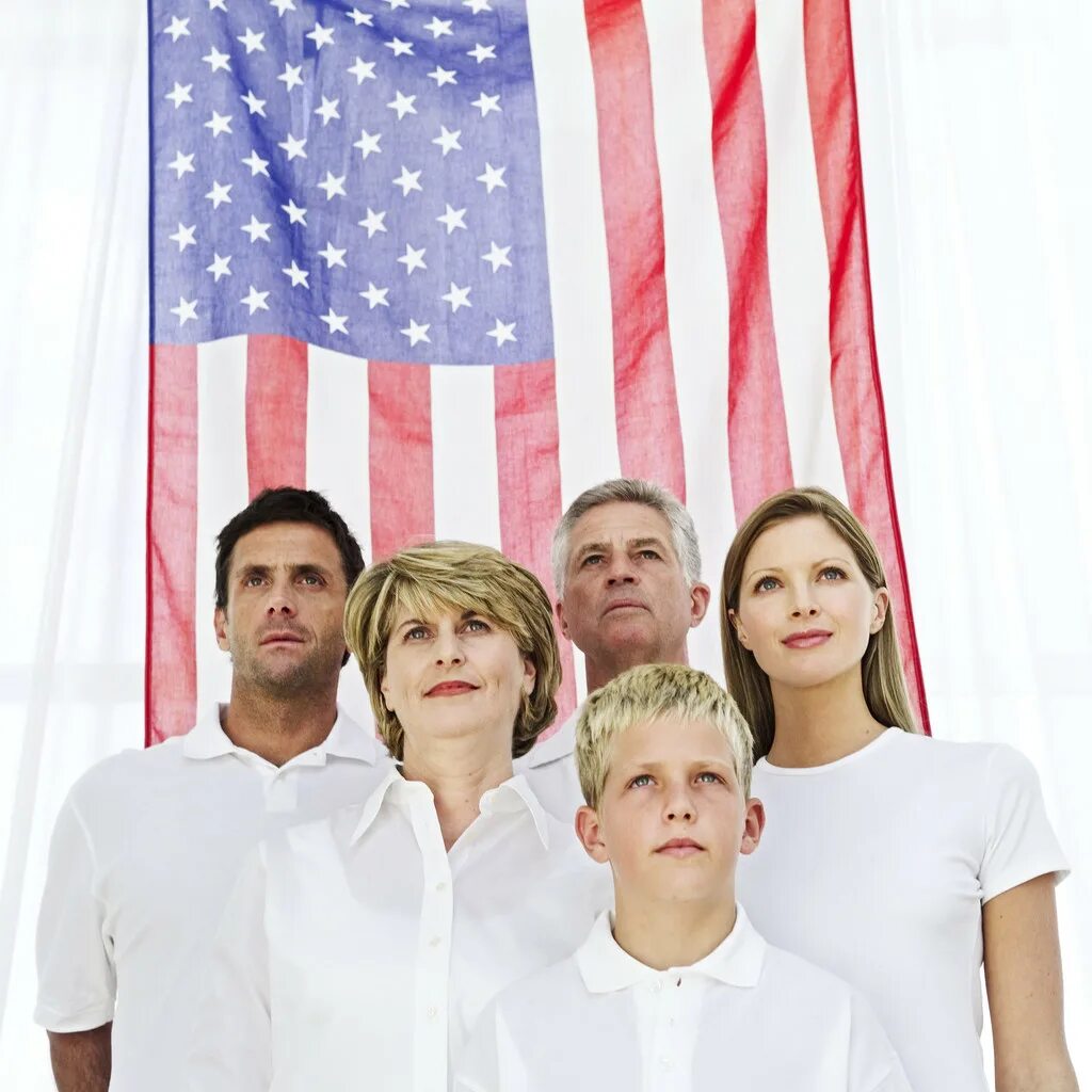 Семья на американском английском. Американская семья. типичная американская семья. семья американцев. счастливая американская семья.