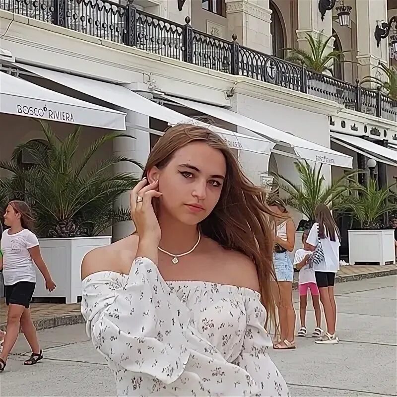 Маша куст. Машка на кустах. Маша куст вк. Где живет маша кущ. Машка на кустах.