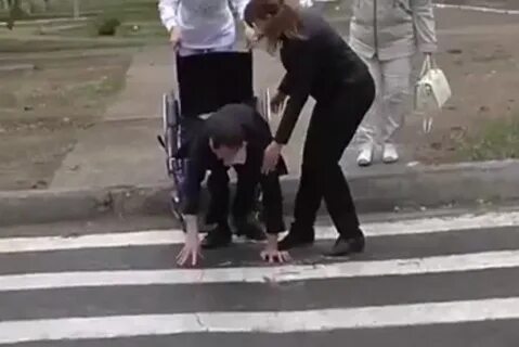 Выпал из общества