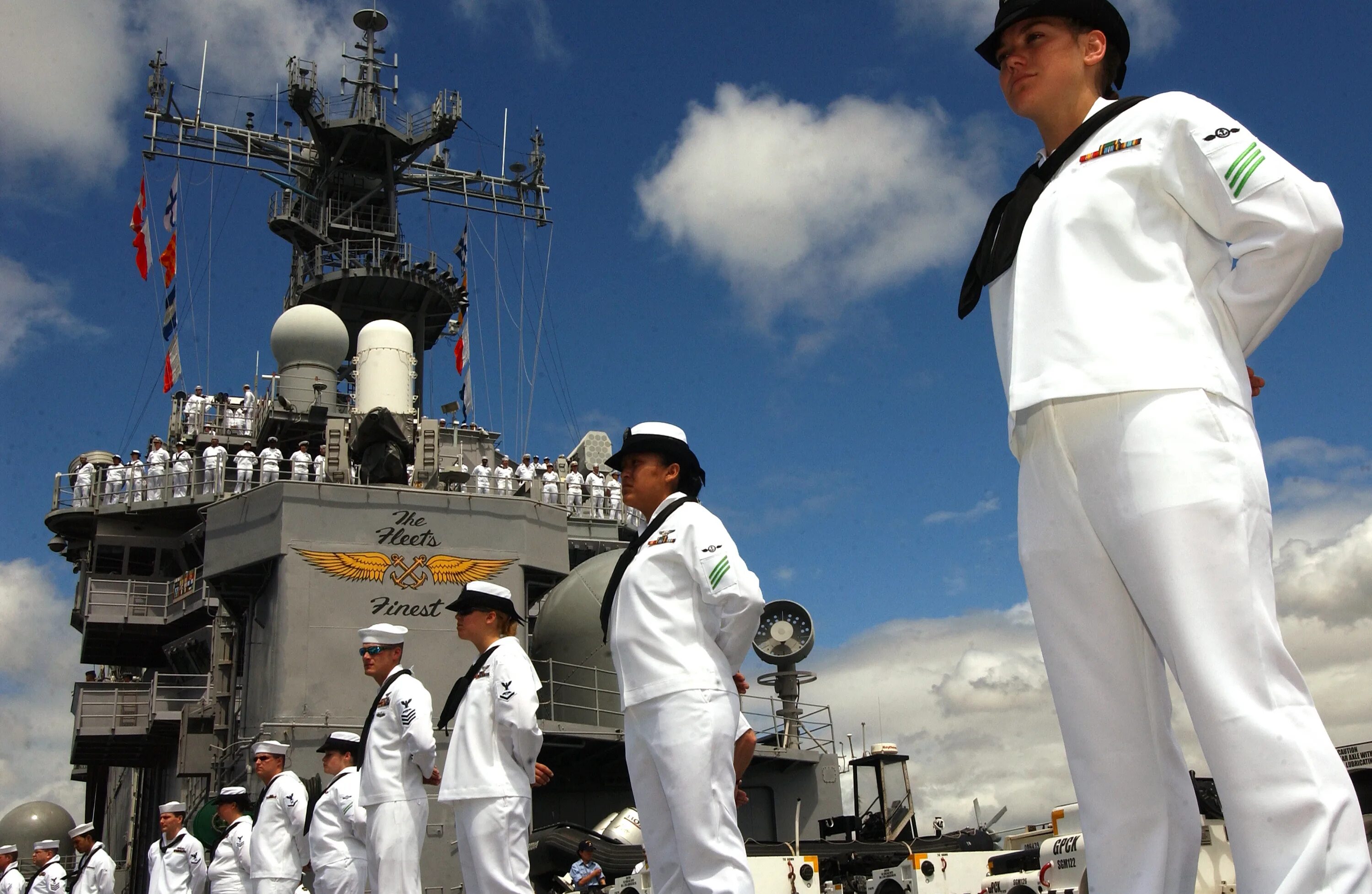 Sailor on a ship. Us aircraft Carrier Sailors. Люди с на аву USS. Sailor in ship. 28 июня 2004