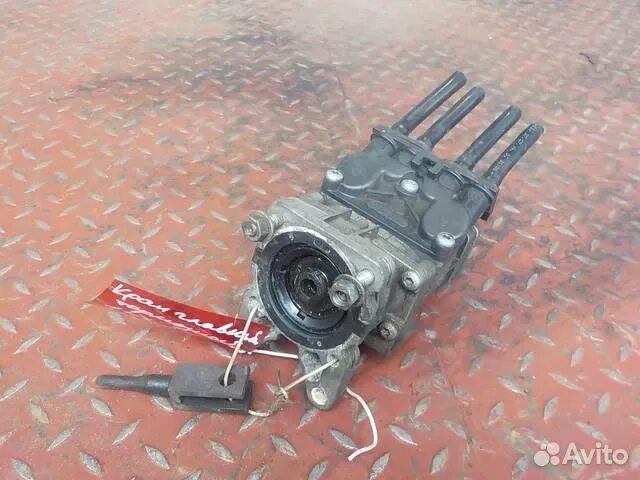 Кран ручника рено премиум 1999 marshal. Кран стояночного тормоза прицепа wabco. Кран тормоза рено премиум. Кран тормоза рено премиум. Главный тормозной рено премиум 420 dci.