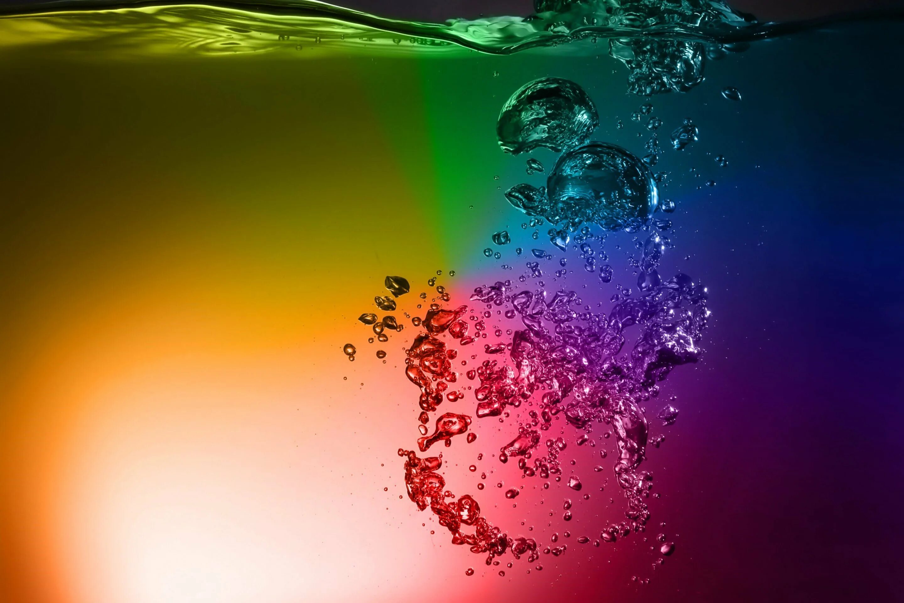 Бесплатные обои тема на андроид. Яркие обои. Красочная заставка. Красивый фон на телефон. Разноцветные капли воды.