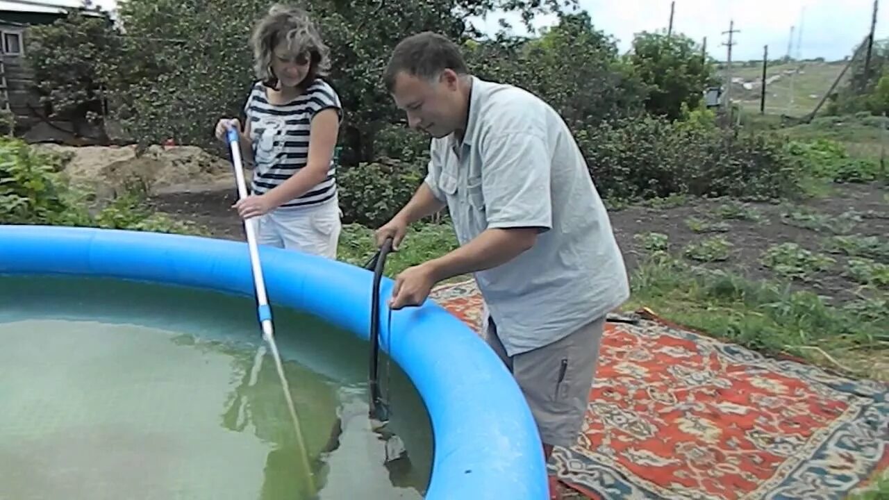 Чем мыть бассейн после слива. Вода в каркасном бассейне.